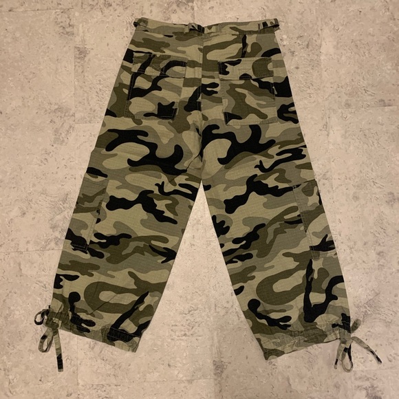 Capri Camo Pants! - Picture 3 of 5